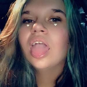 Meet your Posher, Holly